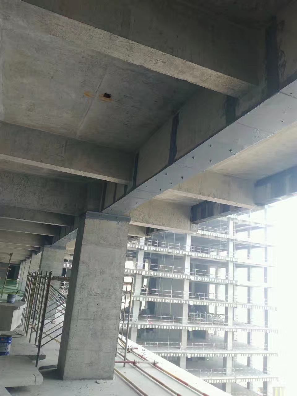 沉湖管委会房屋加固的费用高吗？